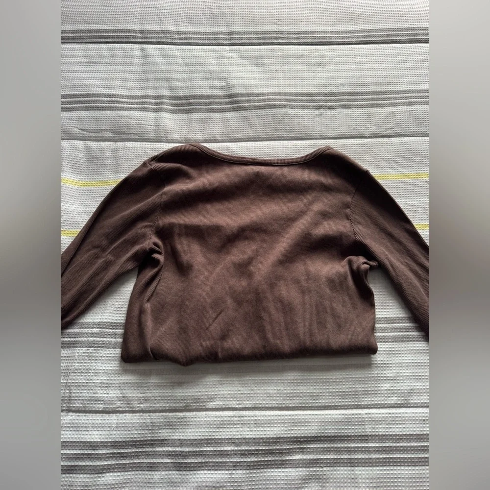 Women's Long Sleeve Ribbed V-Neck T-Shirt - Universal Thread™ - Picture 6 of 6